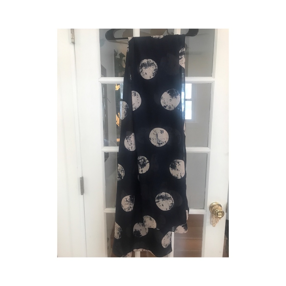 Moon scarf